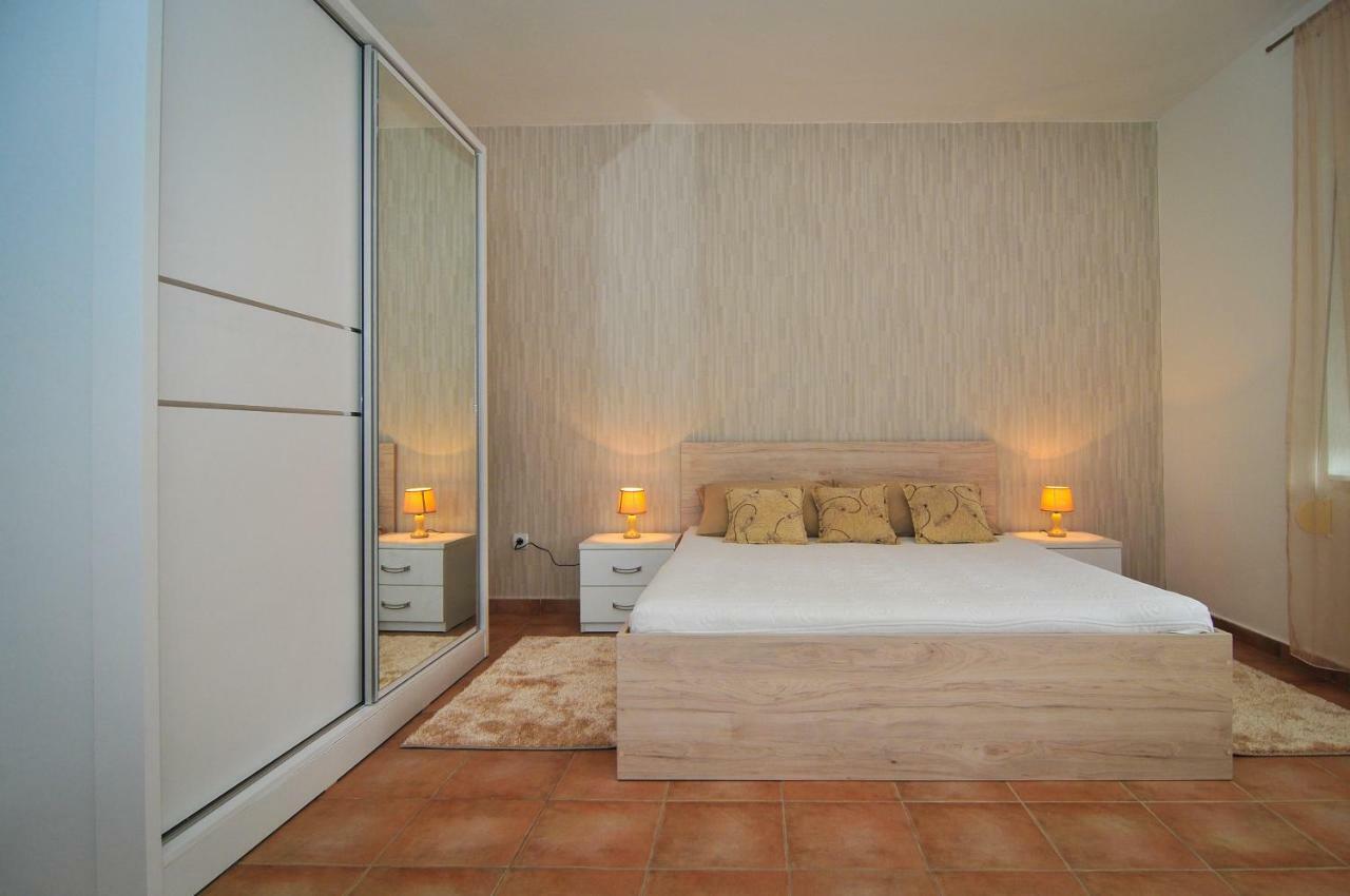 Apartments Pean Tivat Luaran gambar