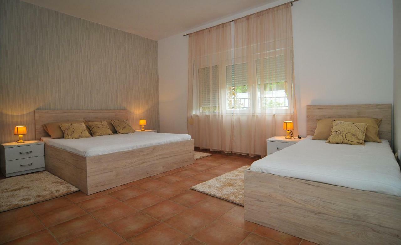 Apartments Pean Tivat Luaran gambar