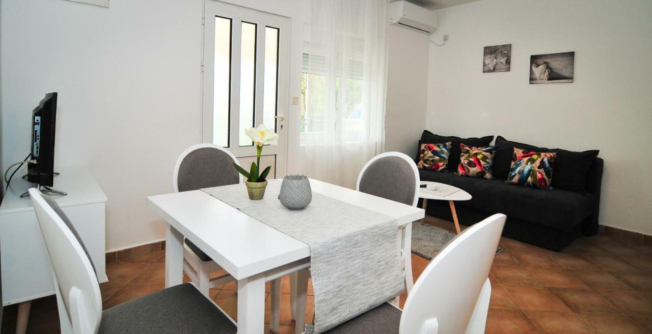 Apartments Pean Tivat Luaran gambar
