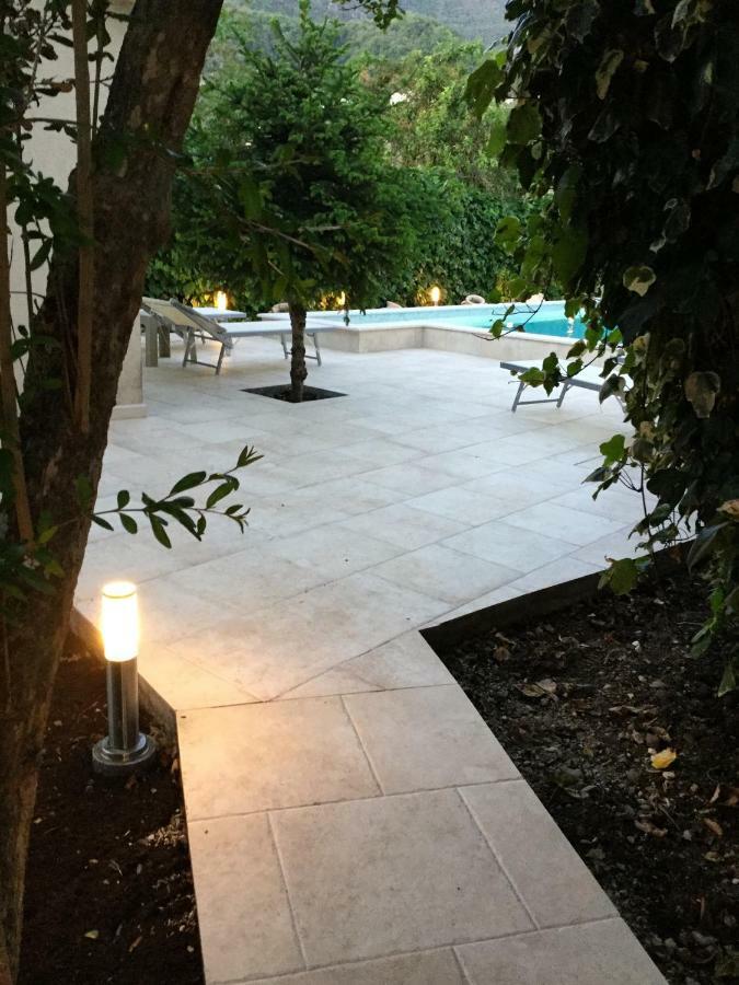 Apartments Pean Tivat Luaran gambar